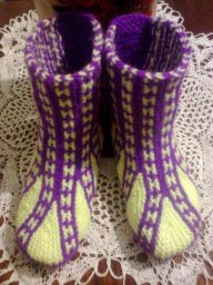 Уютные сапожки спицами