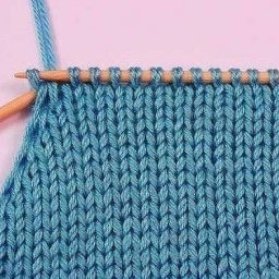 Интересный способ для вязания горловины