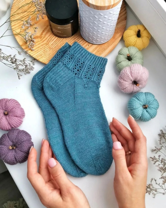 Короткие носки спицами