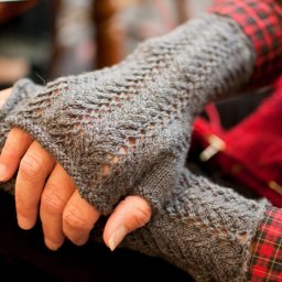 Изящные митенки спицами