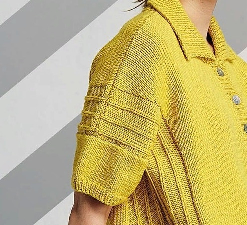 Стильный пуловер свободного фасона