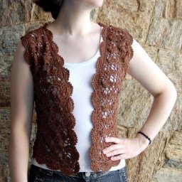 Симпатичный ажурный жилет