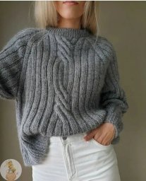 Свитер регланом с центральной косой