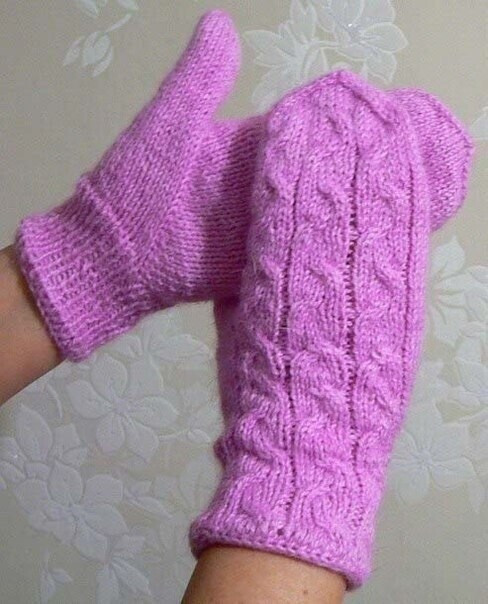 Варежки с косами с индийским клином для большого пальца