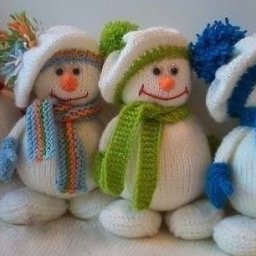 Снеговик спицами - идеальная зимняя игрушка, еще успеем связать до Нового года!