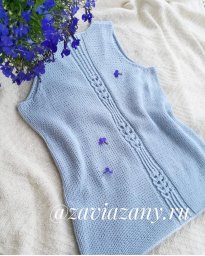 Стильная женская майка спицами: советы и идея для вязания