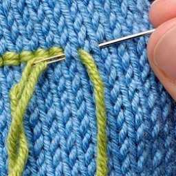 Сочетание вязание и вышивку, способы украшения полотна!