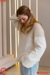 Светлый свитер из Αlрinа MEGHΑN