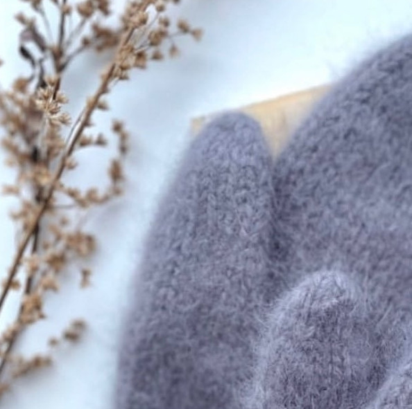 Пушистые варежки спицами