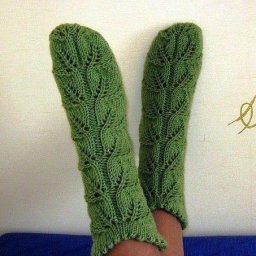 Вяжем ажурные носочки на 4 спицах