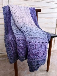 ​Плед с объёмным рельефным узором: уют и стиль в каждой петельке