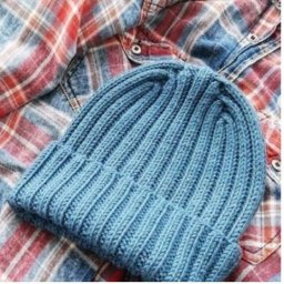 Вяжем мужскую шапку спицами