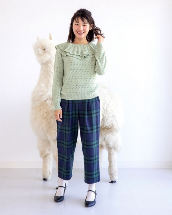 Комплект свитеров: мама и дочка, вяжем спицами