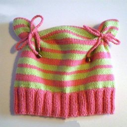 Милая шапочка спицами для милой девочки