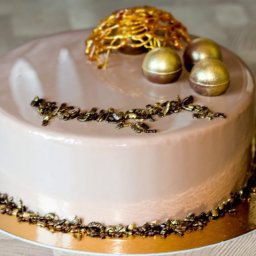 У нас сегодня сразу 8 именинниц!