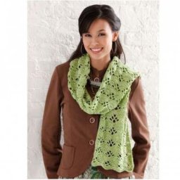 Вяжем крючком весенний шарфик