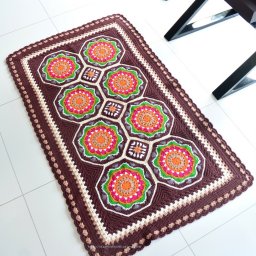 Коврик из мотивов крючком
