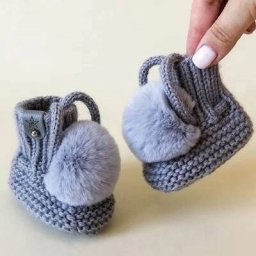 Нежные пинетки спицами