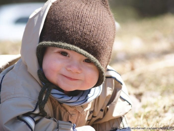 Детская вязаная шапочка