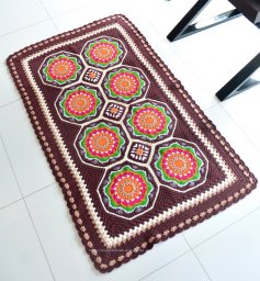 Коврик из мотивов крючком