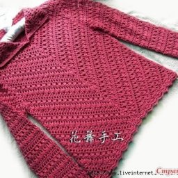 Малиновая кофточка крючком