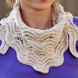 Миниатюрный бактус, вяжем крючком