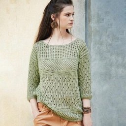 Оливковый ажурный пуловер спицами