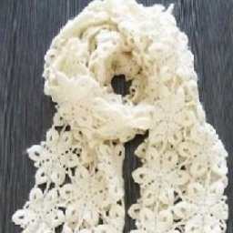 Шарф из цветочных мотивов в технике безотрывного вязания