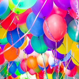 У нас сегодня сразу 9 именинниц!