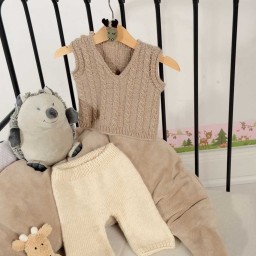 Комплект из брючек и жилета