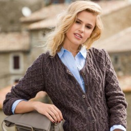 Приталенный жакет с аранами