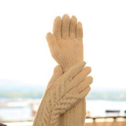 Перчатки "Крылья голубки", вязаные спицами