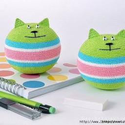 Вязаные анти-стрессовые котики