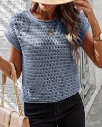 Голубая футболка спицами: летний стиль и уют