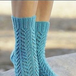 Голубые носочки с узором "Ёлочка"