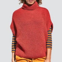 Яркая безрукавка спицами - пусть осень будет стильной!