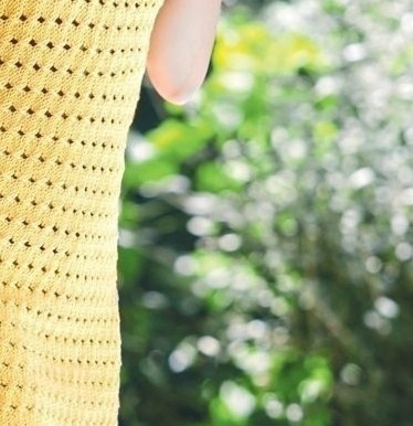 Желтое мини-платье