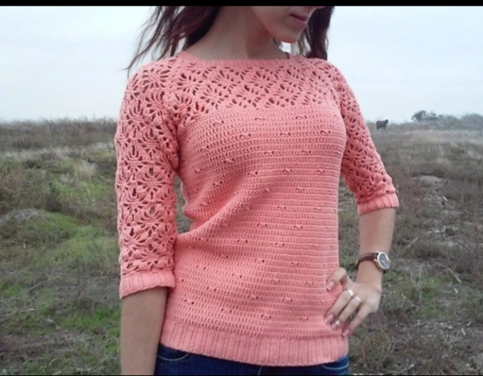 Нежный розовый свитер регланом