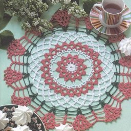 Разноцветная ажурная салфеточка