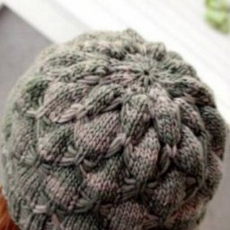 Шапочка "Пион" - стильный аксессуар на зиму!