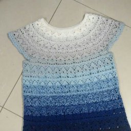 Летняя футболка в морских тонах