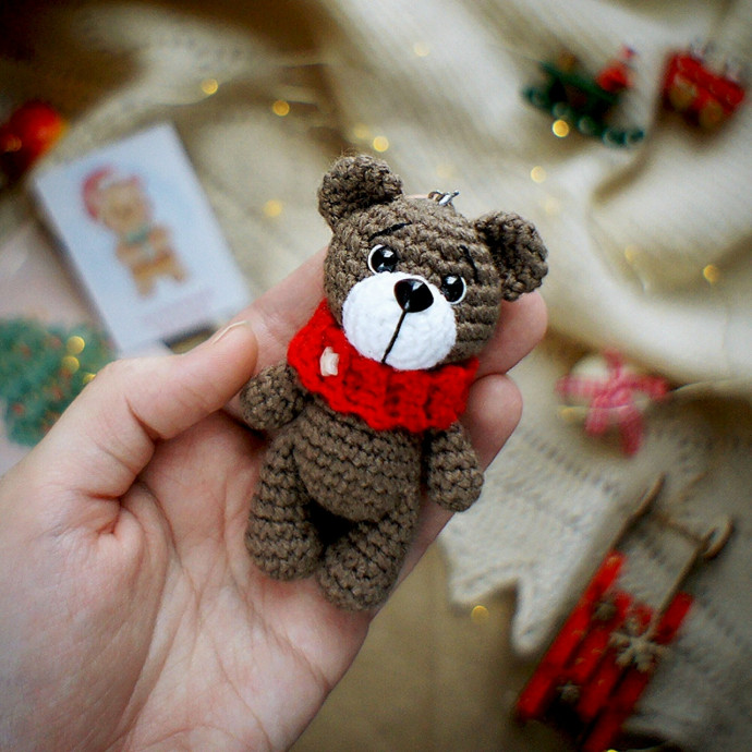 Очаровательный мишка крючком