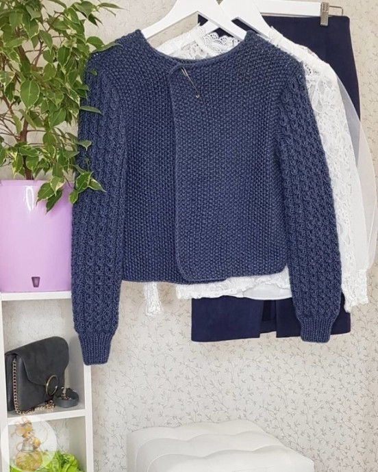 Стильный вязаный жакет