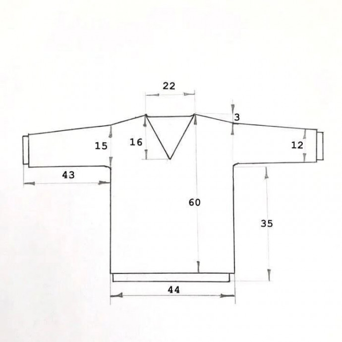 Бежевый джемпер спицами