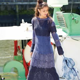 Стильное платье с узором из широких полос