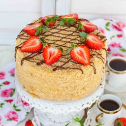 У нас сегодня сразу 8 именинниц!