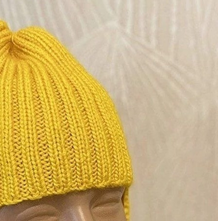 Солнечная балаклава, связанная спицами