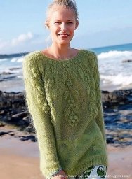 Джемпер спицами узором с гроздьями