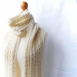 Теплый и красивый шарф