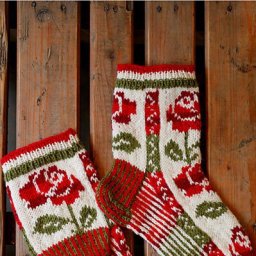 Жаккардовые носочки с узором "Розы"